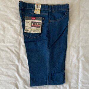 Levis 32 x 31 Blue Jeans